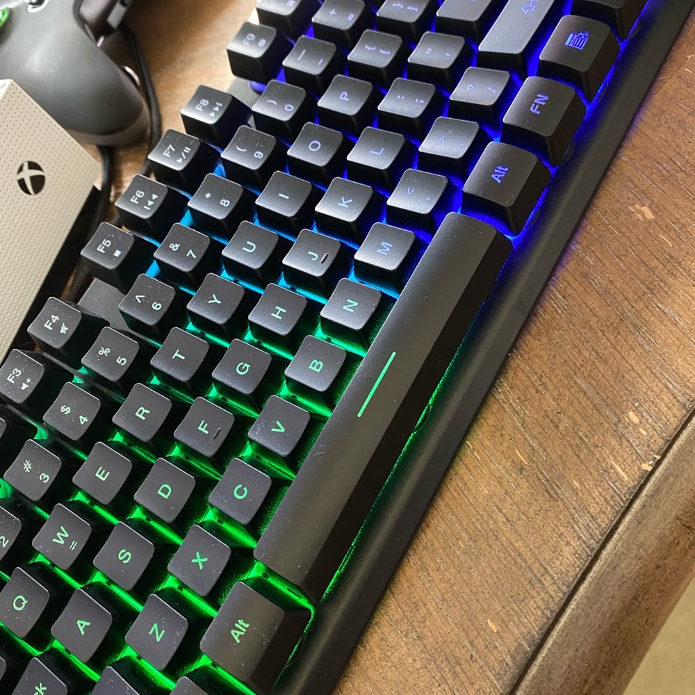 RGB Keyboard with Interchangeable Keycaps - Picture 5 of 5